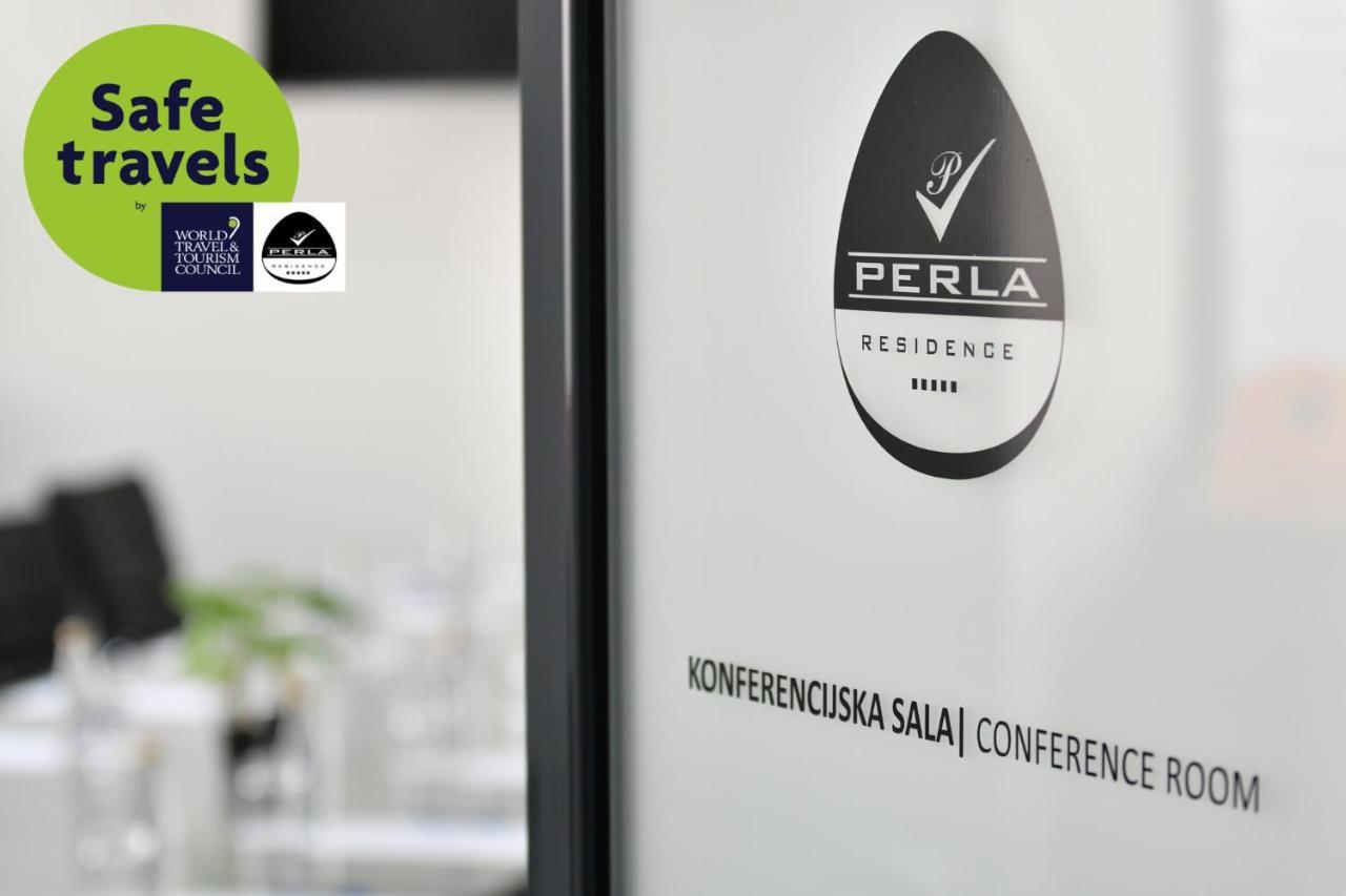 Perla & 4*